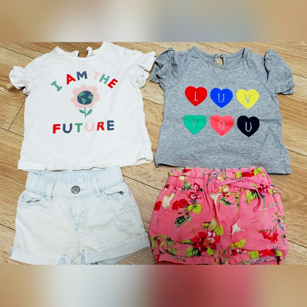 Two sets of gap t-shirts and shorts size 18 to 24 months